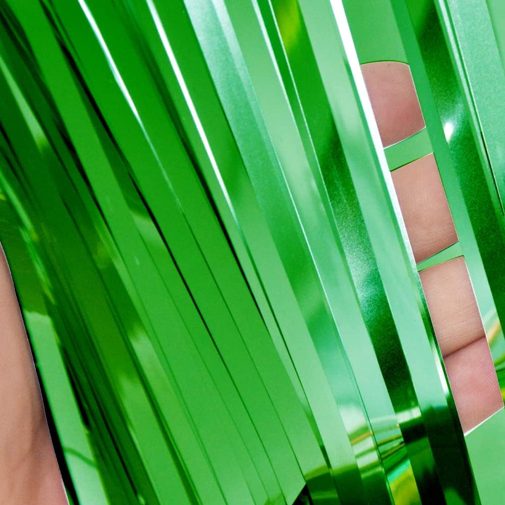 GOER 3.2 ft x 9.8 ft Metallic Tinsel Foil Fringe Curtains Party Photo Backdrop Party Streamers for St. Patrick's Day,Birthday,Graduation,New Year Eve Decorations Christmas Decor (Green,1 Pack)