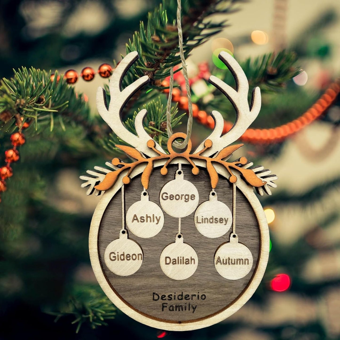 2025 Personalized Christmas Ornaments Family of 2/3/4/5/6/7/8,Custom Reindeer Christmas Wooden Ornaments Deorations with Names,Customized Xmas Ornament Tree Deorations,Personalized Xmas Gifts