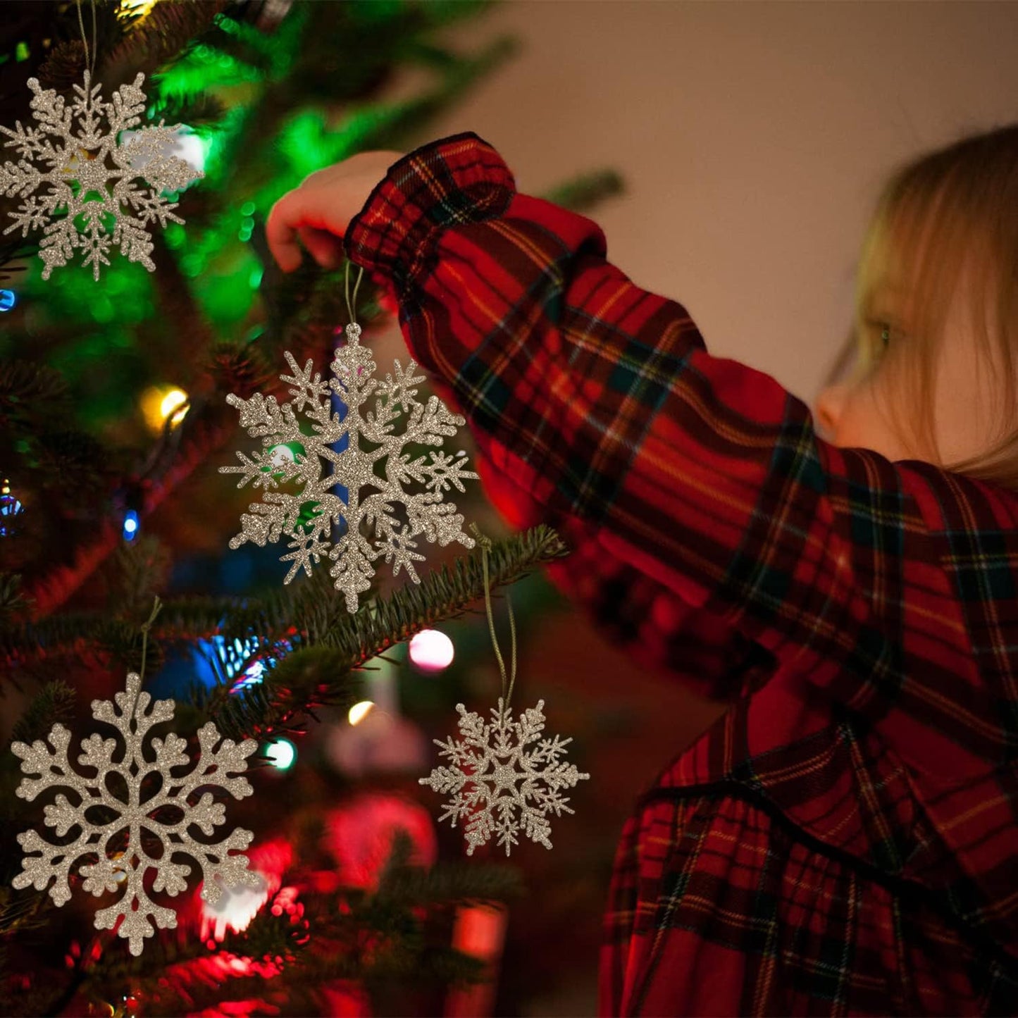 36pcs Christmas Champagne Gold Snowflake Ornaments Plastic Glitter Snow Flakes Ornaments for Winter Christmas Tree Decorations Size Varies Craft Snowflakes