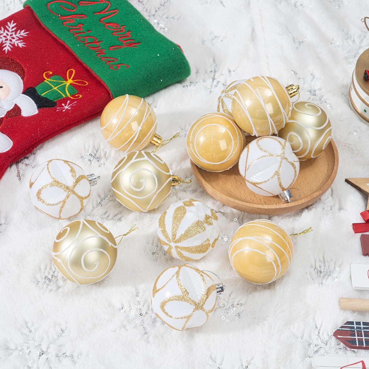 100Pcs Christmas Balls Ornaments Set, Shatterproof Christmas Decorations with Hand-held Gift Package for Xmas Tree/Holiday/Wedding/Holiday/Party Decor (Gold & White)