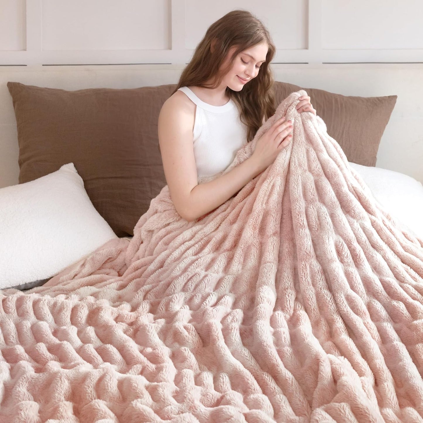 Faux Fur Blanket, Twin Size Oversized Throw Blanket for Couch, Fluffy Blanket with Stretch Ruched Design, Ultra Soft Giftable Home Decor, 60x80 inches, Tie-Dyed in Pink