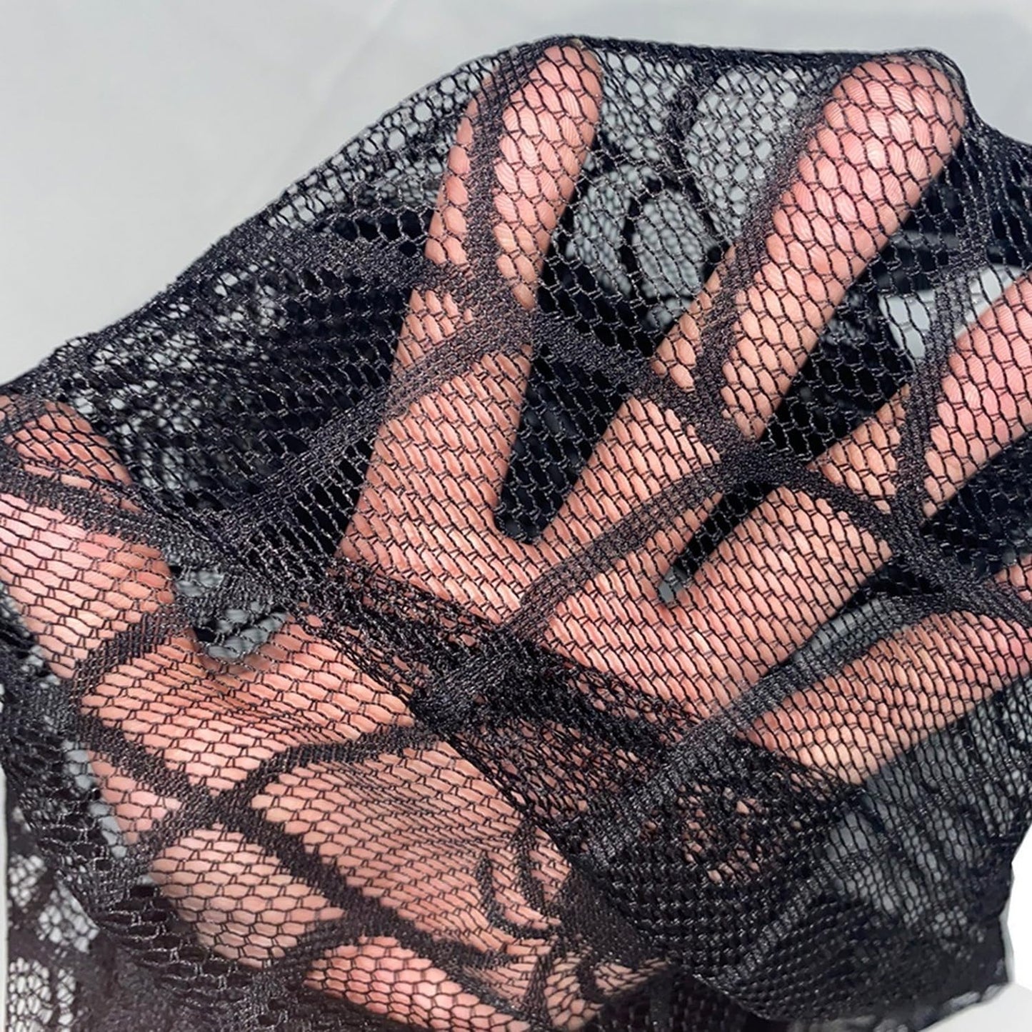 1-Pack Halloween Table Runner, Black Spider Web Lace Table Runner, Gothic Kitchen Decor, Fall-Themed Party Decorations, Spider Web Reusable Home Accent, 18 x 64 Inches