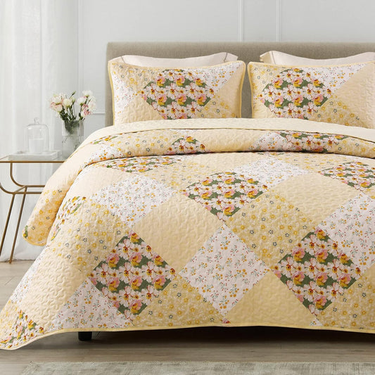 Exclusivo Mezcla Reversible Boho Quilt Set King Size, 3 Pieces Patchwork Yellow All Season Bedspreads, Ultra Soft Floral Coverlet Bedding Set with Printed Pattern (1 Quilt, 2 Pillow Shams)