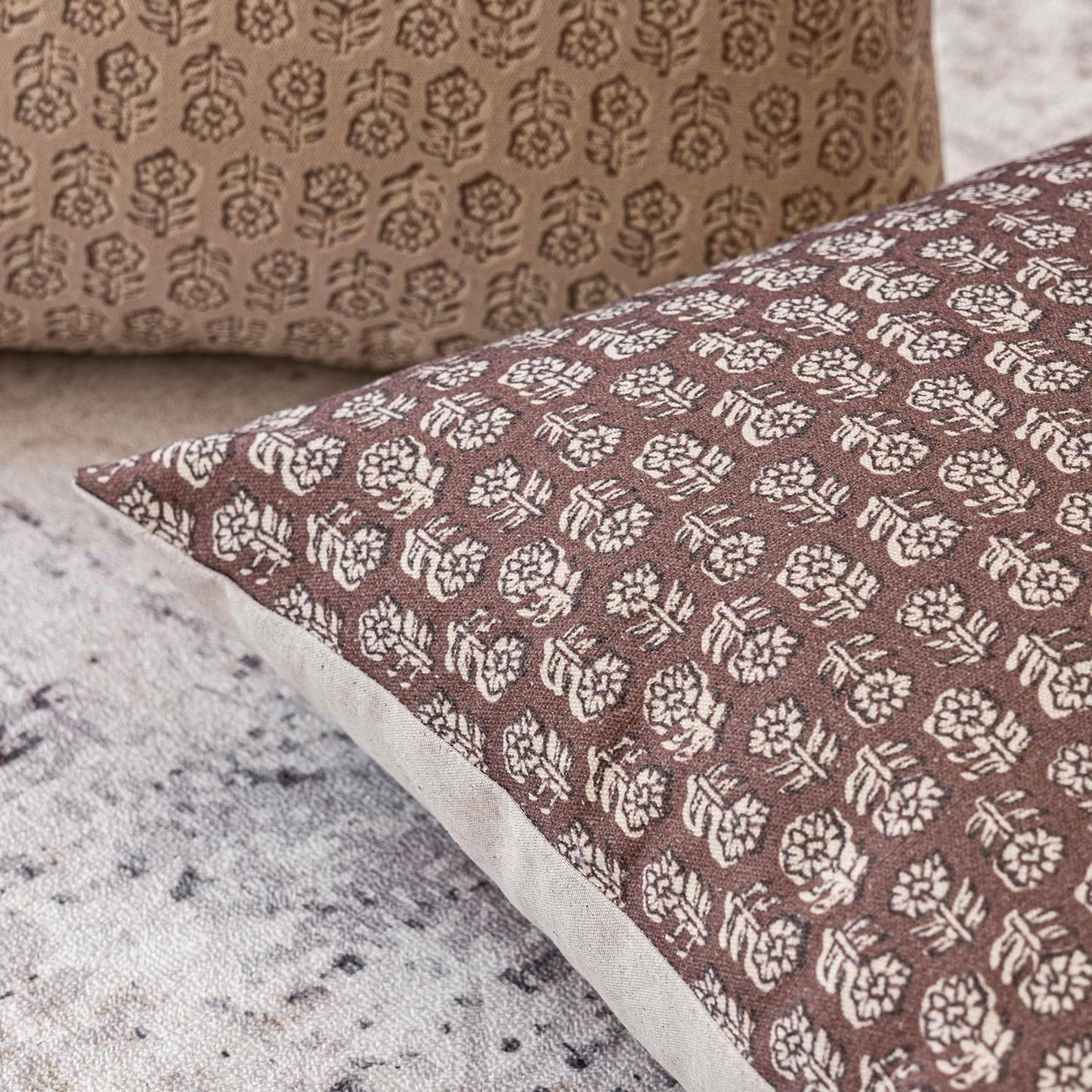 Foindtower Set of 2 Decorative Vintage Floral Print Throw Pillow Covers Neutral Modern Farmhouse Cushion Covers Boho Home Decor for Sofa Chair Couch Bedroom Living Room Outdoor,18×18 Inch,Wine Red