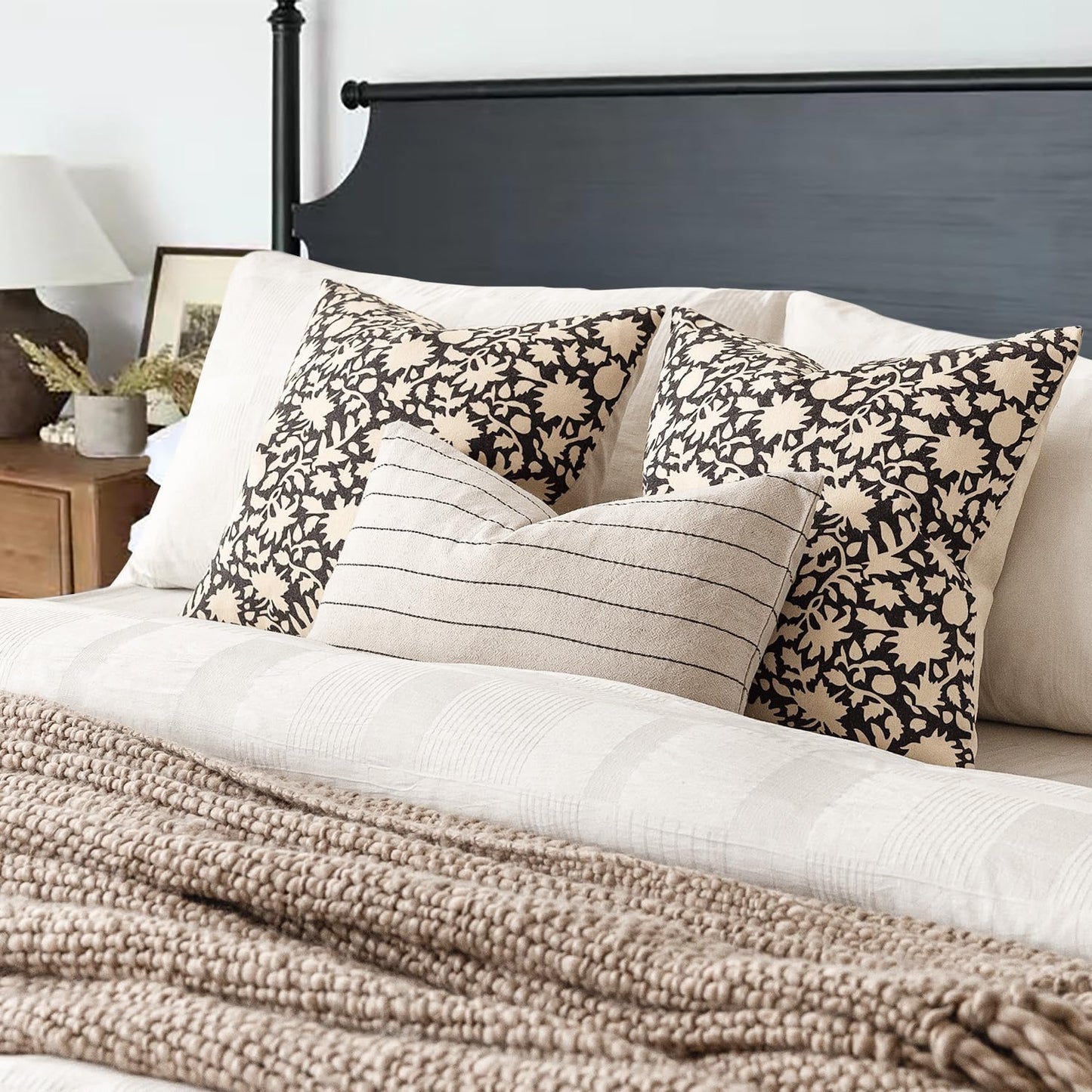 Foindtower Set of 2 Decorative Neutral Floral Throw Pillow Covers Accent Farmhouse Cushion Covers Boho Vintage Pillowcase for Couch Sofa Bedroom Living Room Home Decor Outdoor22×22 Inch,Black